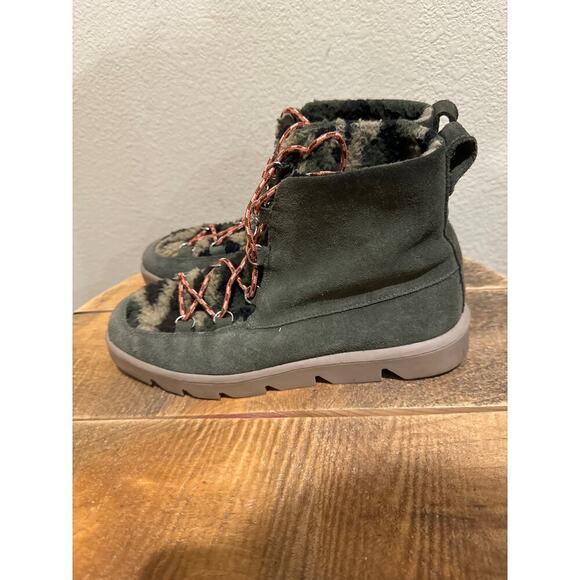 Bernardo Dana Genuine Shearling Water Resistant Boots size 8 - Picture 3 of 7